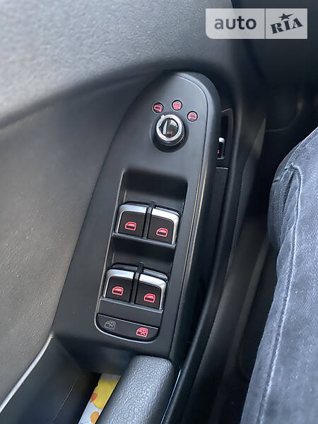 Седан Audi A4 2014 в Рівному