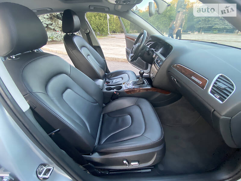 Седан Audi A4 2014 в Рівному