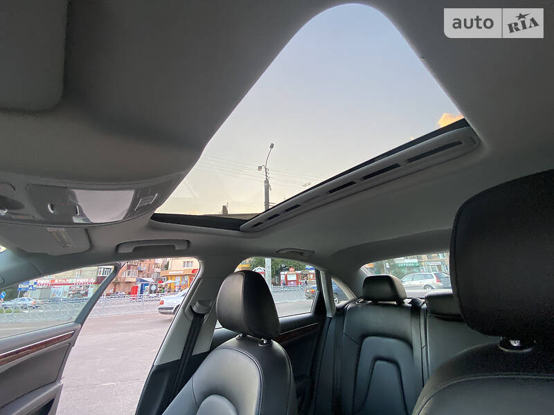 Седан Audi A4 2014 в Рівному