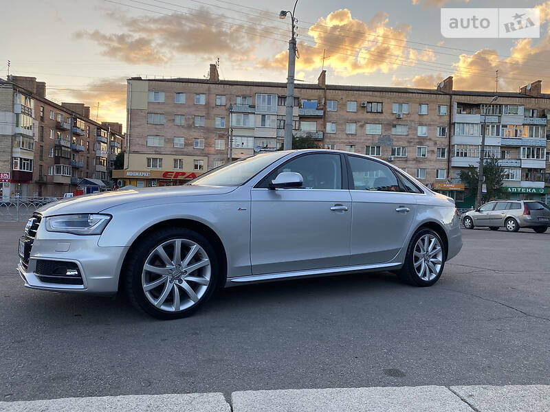 Седан Audi A4 2014 в Рівному