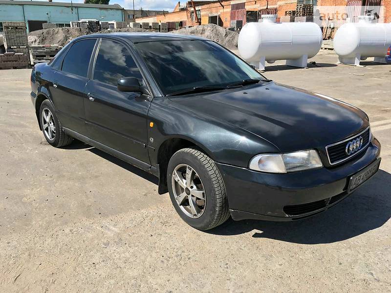 Седан Audi A4 1997 в Виннице