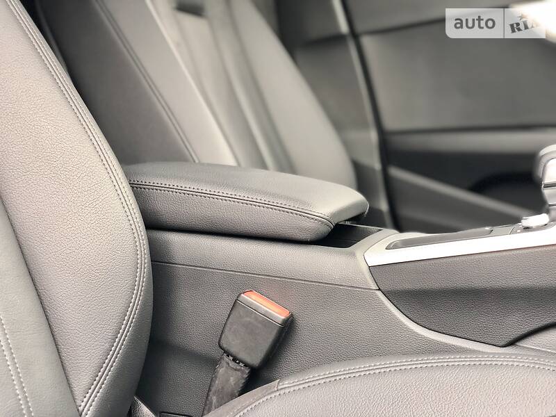 Седан Audi A4 2018 в Рівному