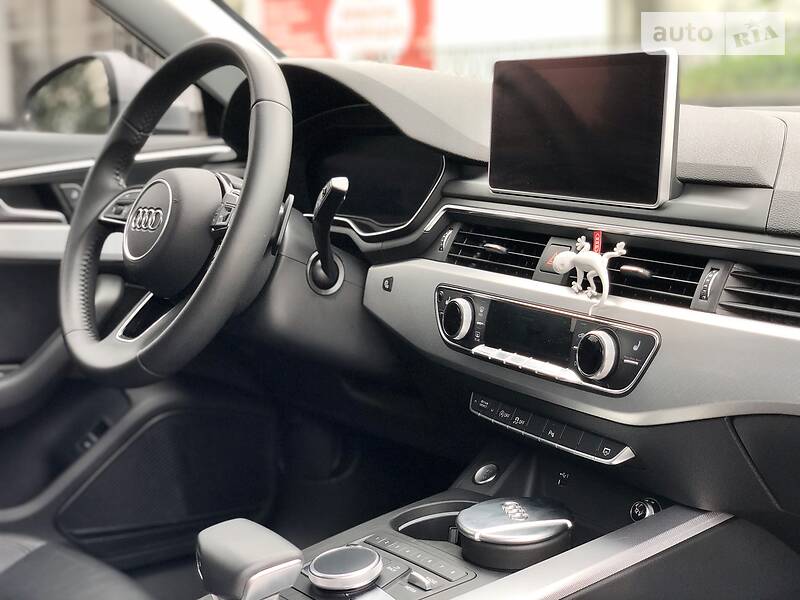 Седан Audi A4 2018 в Рівному