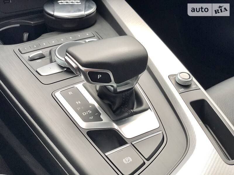 Седан Audi A4 2018 в Рівному
