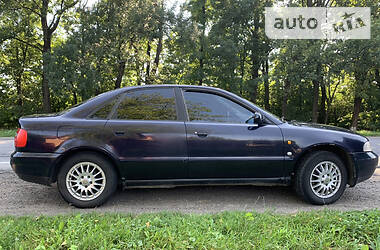 Седан Audi A4 1997 в Черновцах