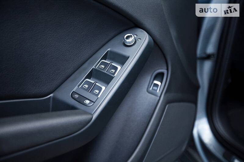 Седан Audi A4 2014 в Харкові