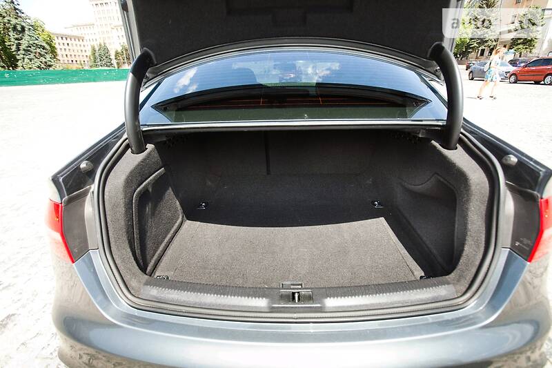 Седан Audi A4 2014 в Харкові