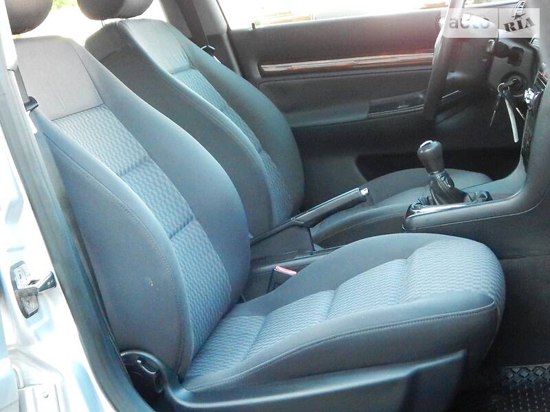 Седан Audi A4 2000 в Сарнах