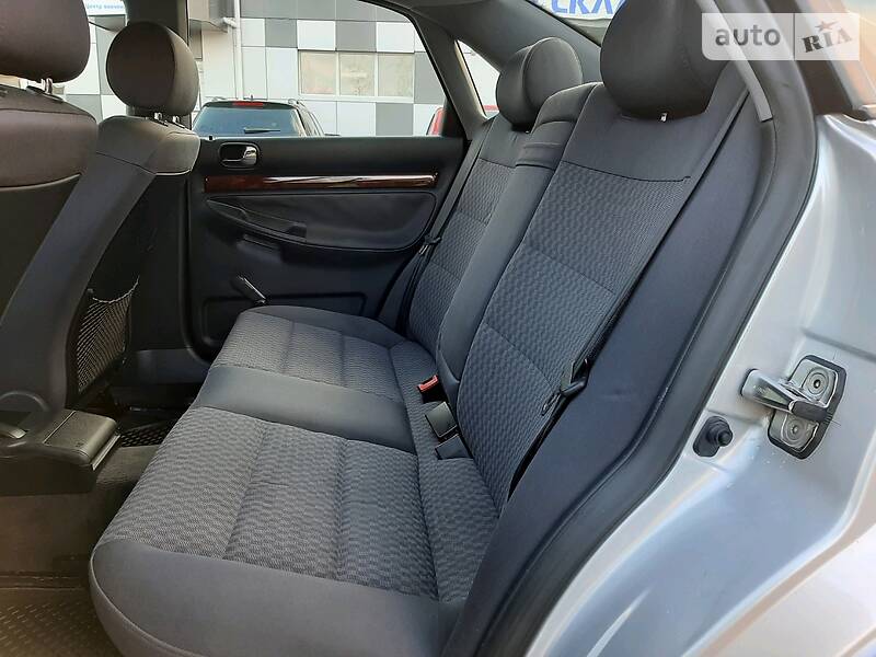 Седан Audi A4 2000 в Сарнах