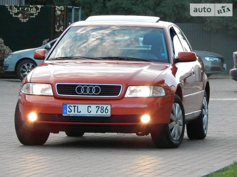 Седан Audi A4 2000 в Сарнах