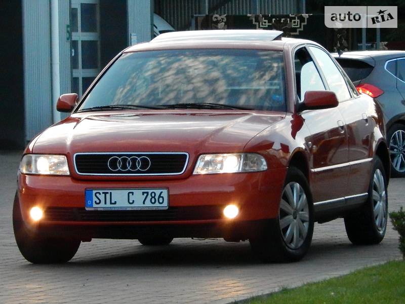 Седан Audi A4 2000 в Сарнах