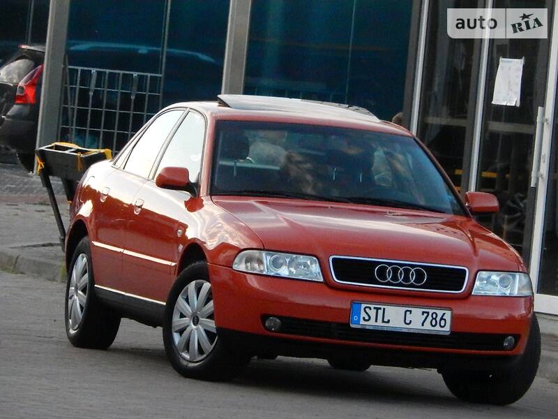 Седан Audi A4 2000 в Сарнах