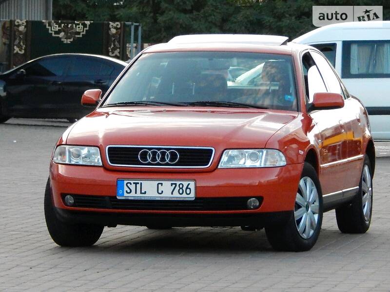 Седан Audi A4 2000 в Сарнах