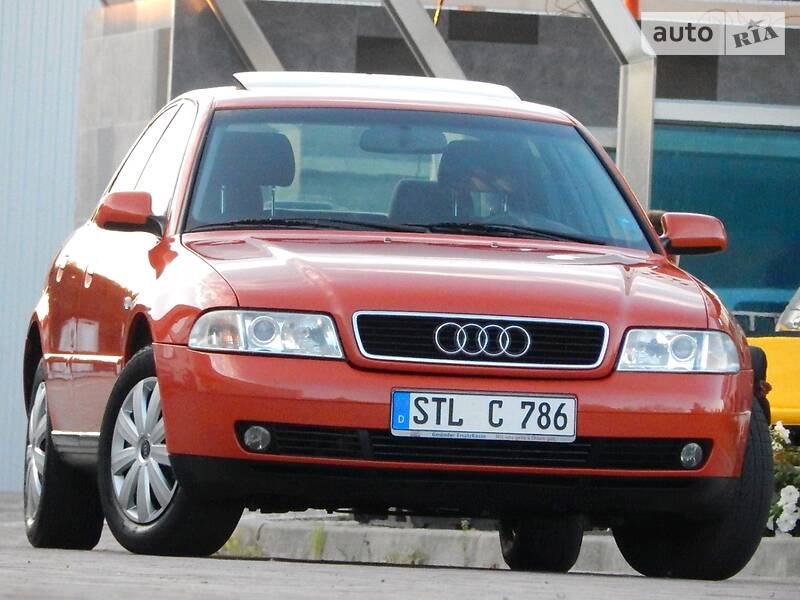 Седан Audi A4 2000 в Сарнах