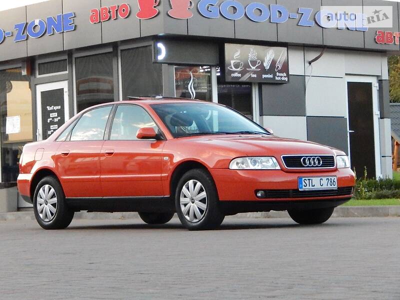 Седан Audi A4 2000 в Сарнах