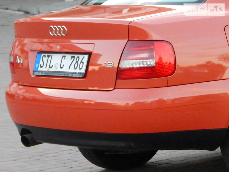 Седан Audi A4 2000 в Сарнах
