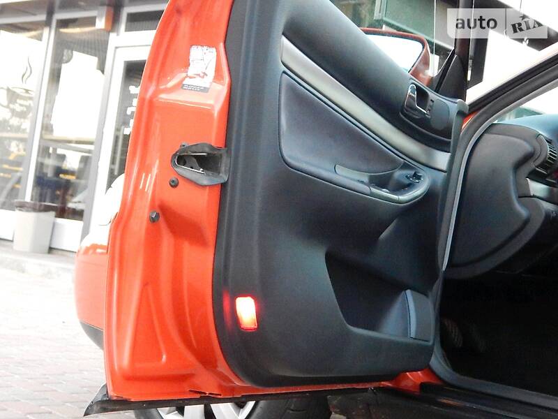 Седан Audi A4 2000 в Сарнах