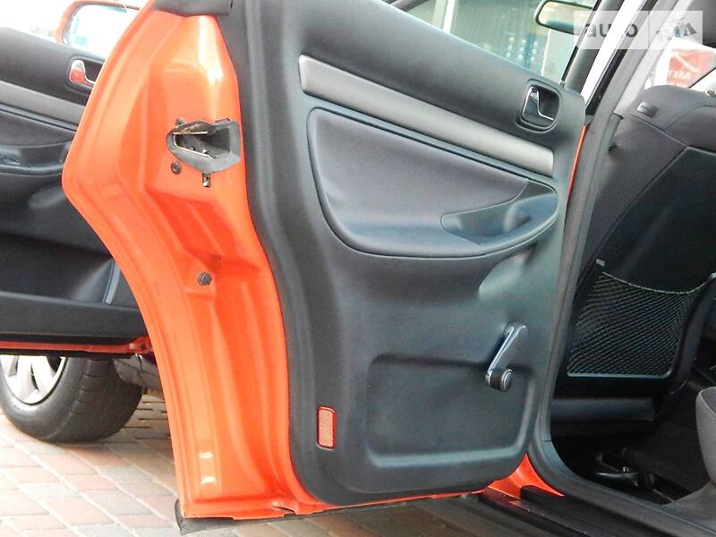 Седан Audi A4 2000 в Сарнах