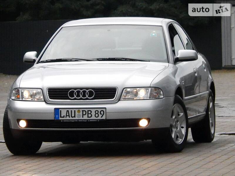 Седан Audi A4 2000 в Сарнах