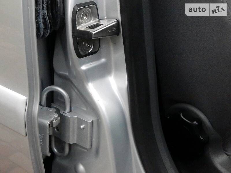 Седан Audi A4 2000 в Сарнах