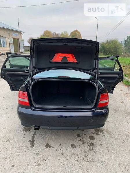 Седан Audi A4 2000 в Бучачі