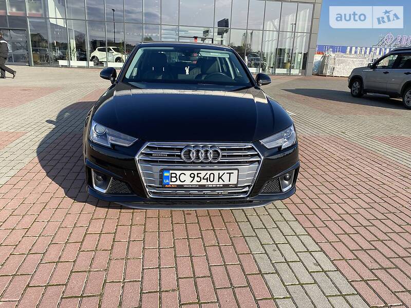 Седан Audi A4 2018 в Львове