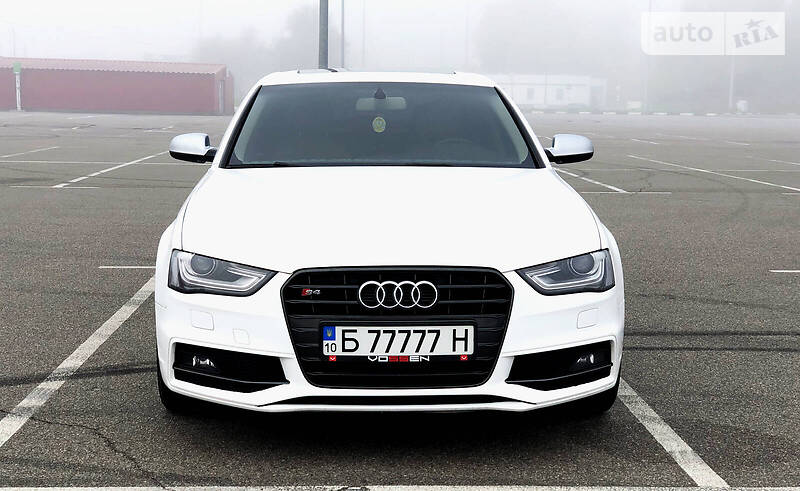 Седан Audi A4 2014 в Киеве