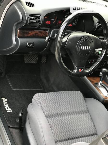 Седан Audi A4 2000 в Стрые