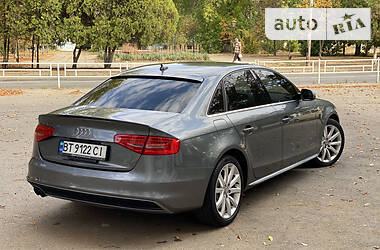 Седан Audi A4 2013 в Херсоні