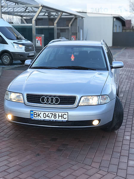 Универсал Audi A4 2001 в Сарнах