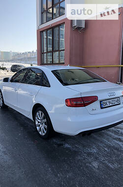 Седан Audi A4 2012 в Рівному