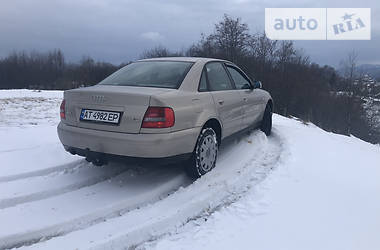 Седан Audi A4 1999 в Надворной