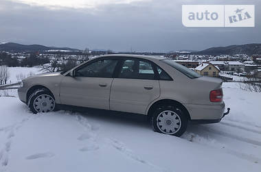 Седан Audi A4 1999 в Надворной