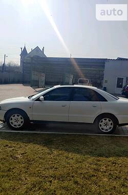 Седан Audi A4 1997 в Кицмани