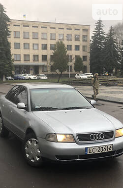 Седан Audi A4 1997 в Костополе