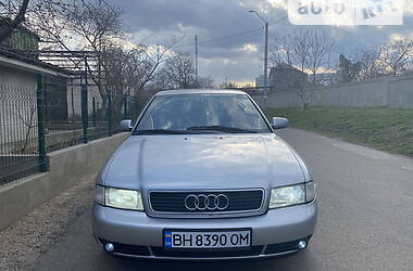 Седан Audi A4 1996 в Одессе