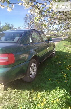 Седан Audi A4 1996 в Бориславе