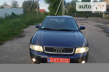 Седан Audi A4 2000 в Нововолынске