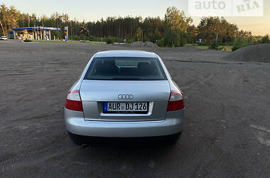 Седан Audi A4 2002 в Сарнах