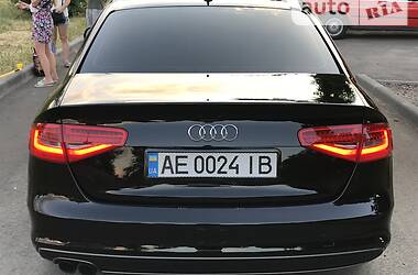 Седан Audi A4 2014 в Кривом Роге