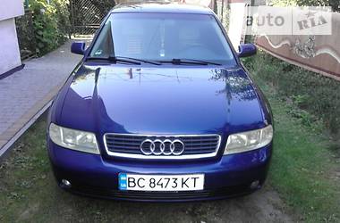 Седан Audi A4 2000 в Городке