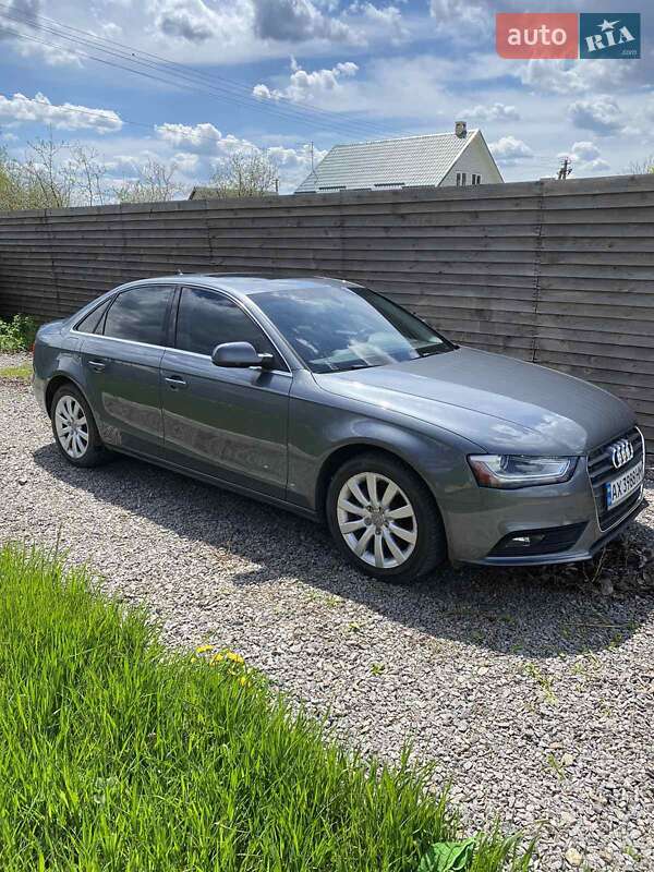 Седан Audi A4 2012 в Харькове