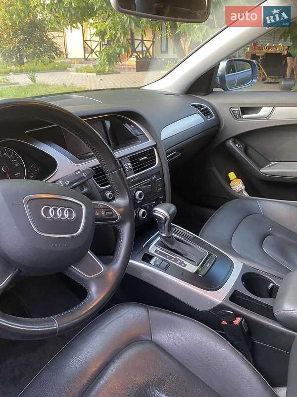 Седан Audi A4 2012 в Харькове
