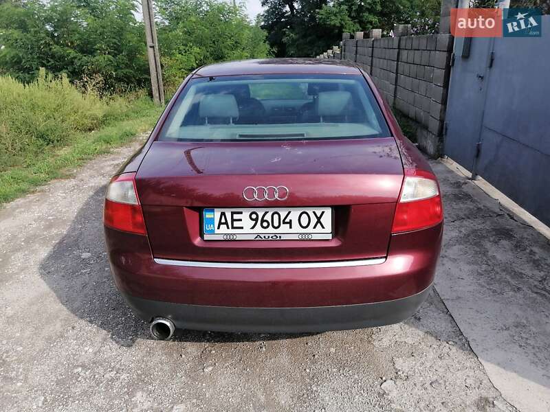 Седан Audi A4 2000 в Каменском