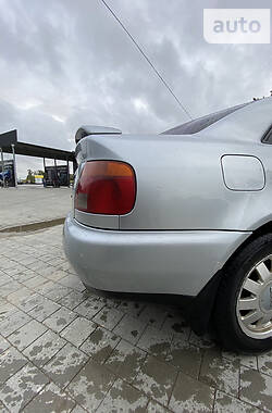 Седан Audi A4 1996 в Львове