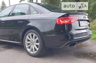 Седан Audi A4 2014 в Рівному