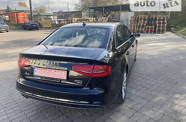 Седан Audi A4 2014 в Львове