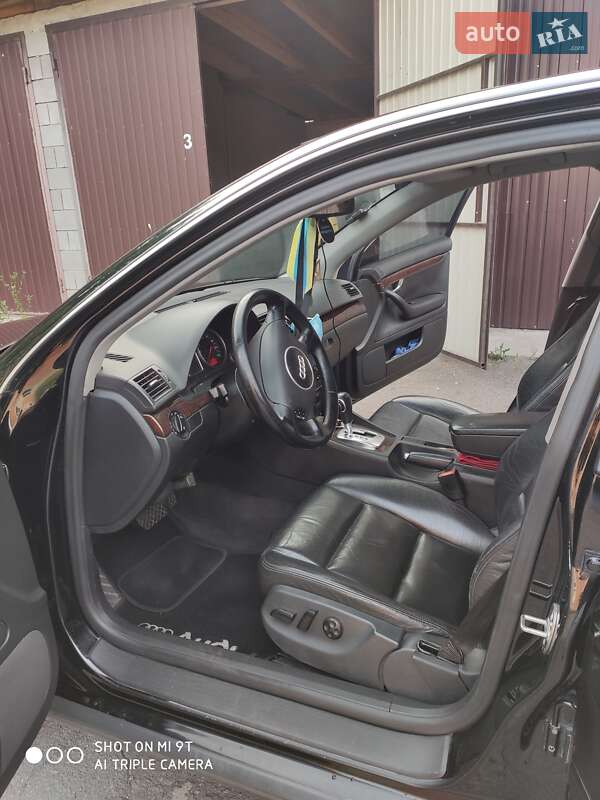 Седан Audi A4 2001 в Сарнах