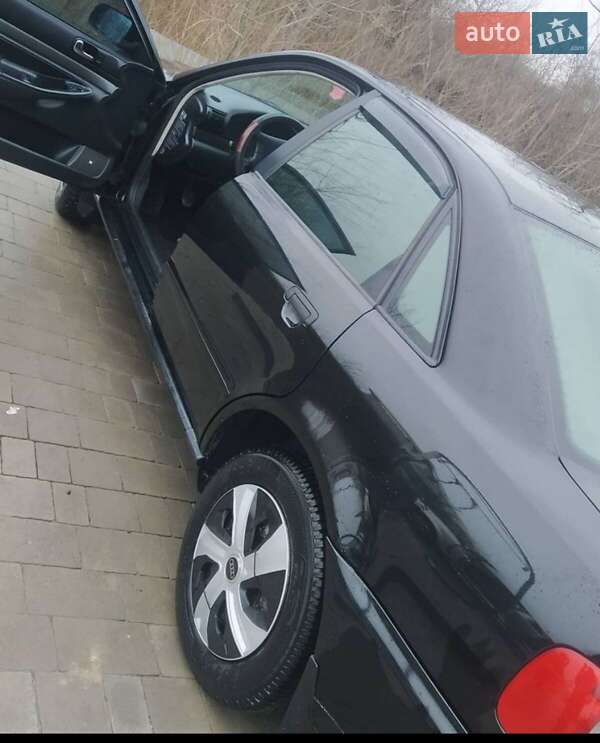 Седан Audi A4 1996 в Львове