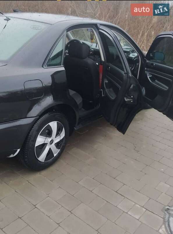 Седан Audi A4 1996 в Львове